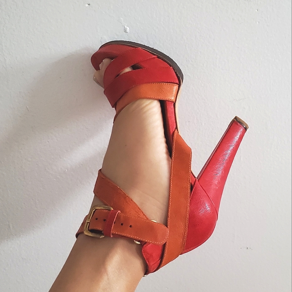 Stuart Weitzman Leather Strappy Sandal